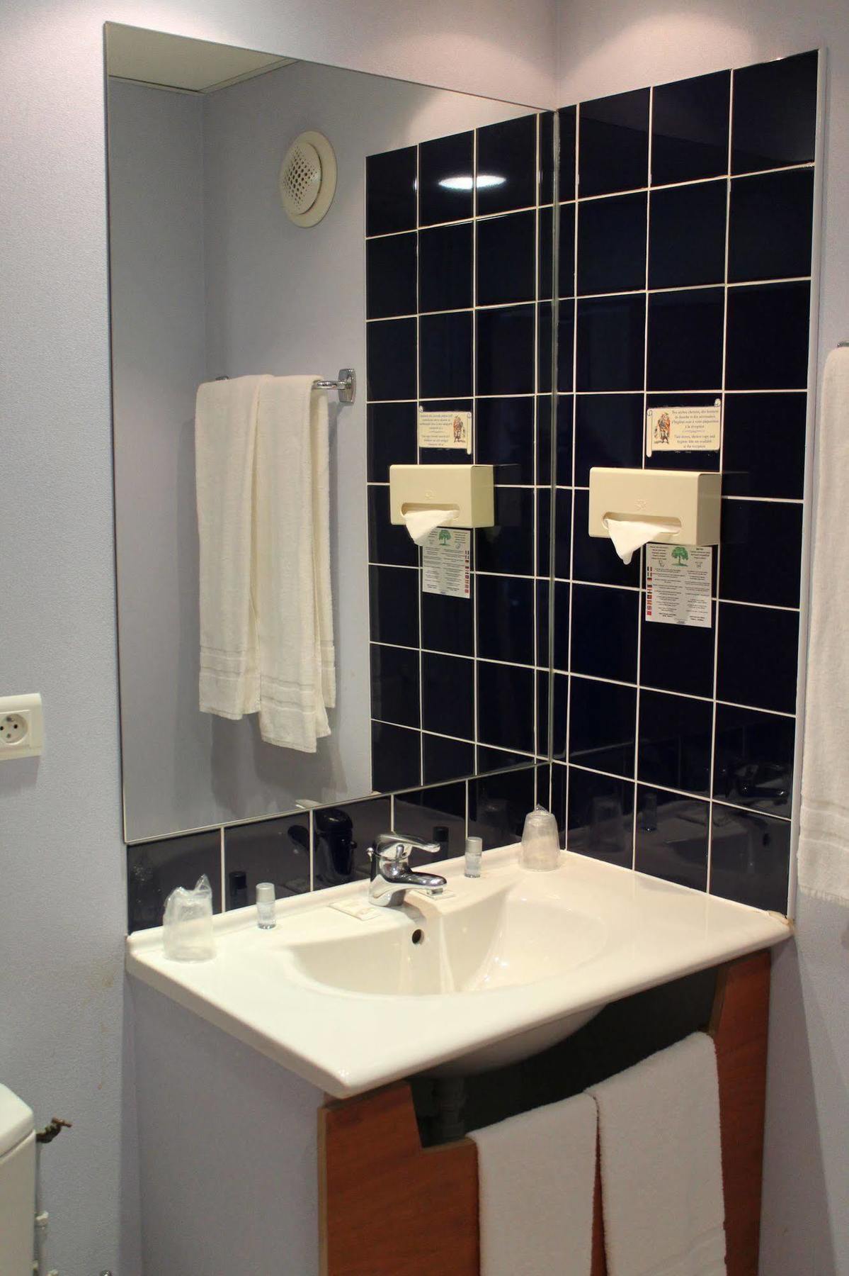 In Situ Hotel ヴァランシエンヌ エクステリア 写真
