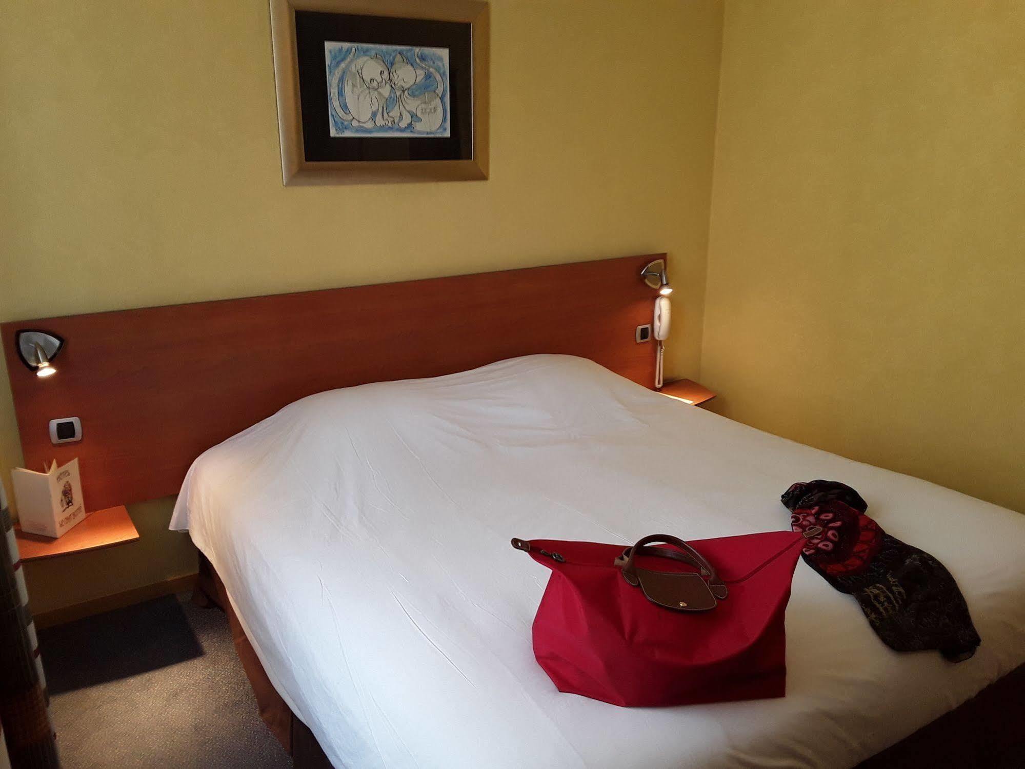 In Situ Hotel ヴァランシエンヌ エクステリア 写真