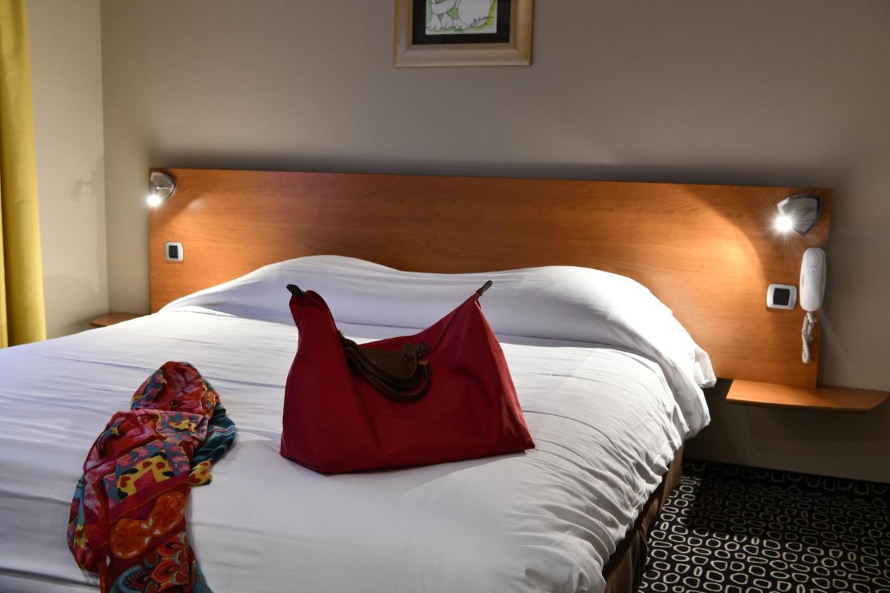 In Situ Hotel ヴァランシエンヌ エクステリア 写真